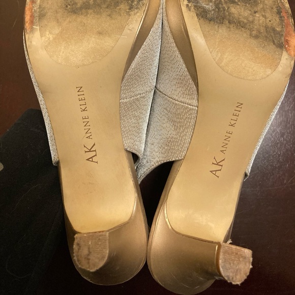 ANNE KLEIN SLINGBACK METALLIC HEELS-9.5 M - Picture 7 of 7